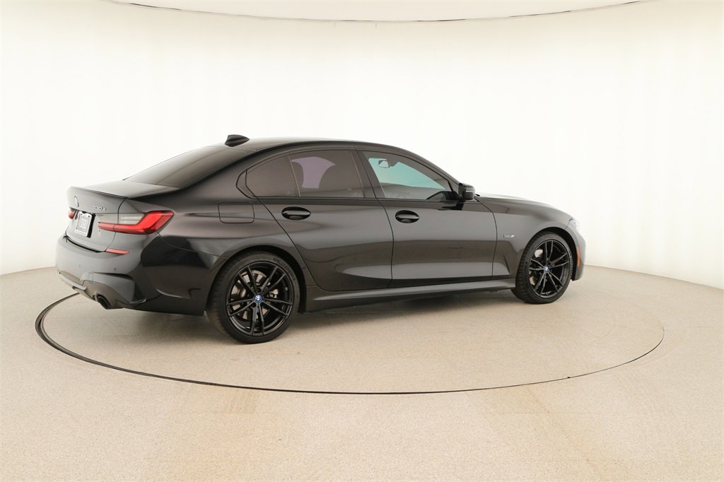 Used 2022 BMW 330e w/ M Sport Package image 7