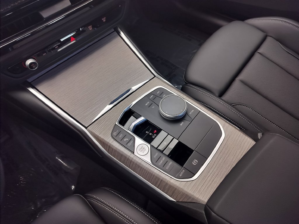 New 2026 BMW 330i Sedan w/ Convenience Package RWD image 19