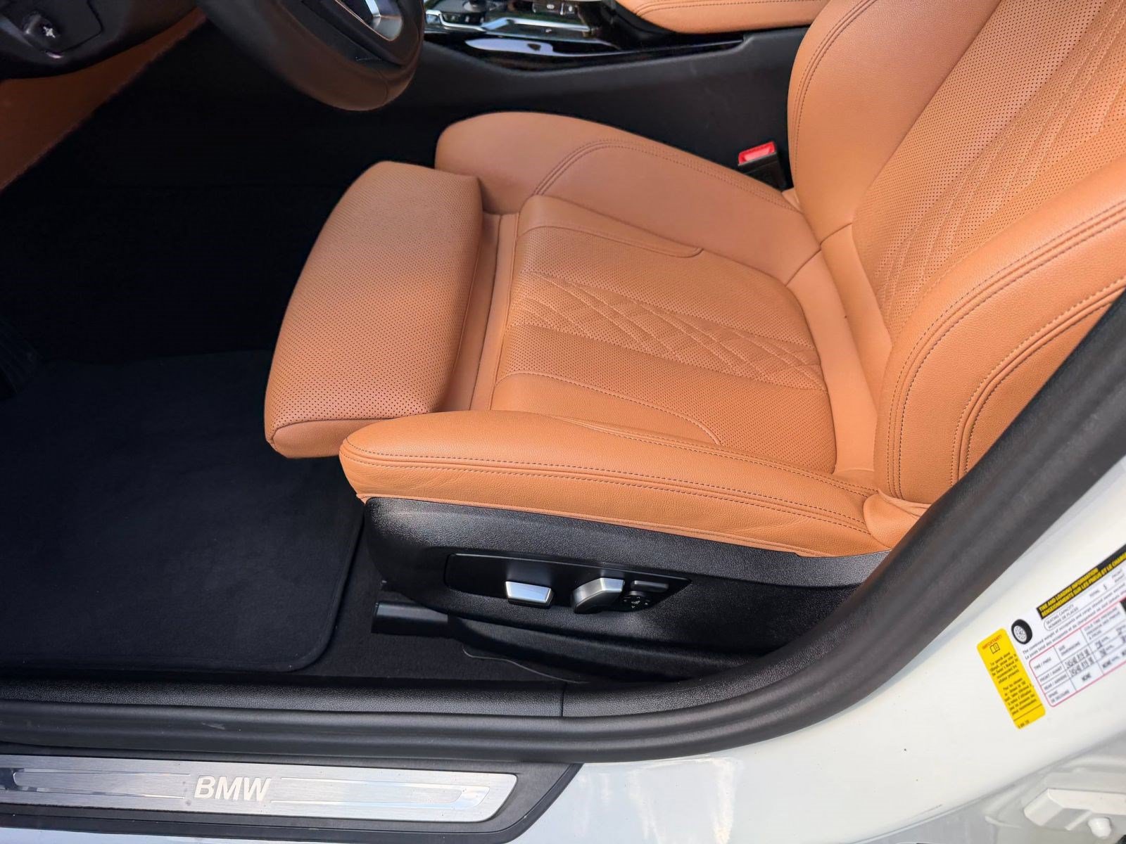 Used 2023 BMW 530i w/ Premium Package RWD image 14