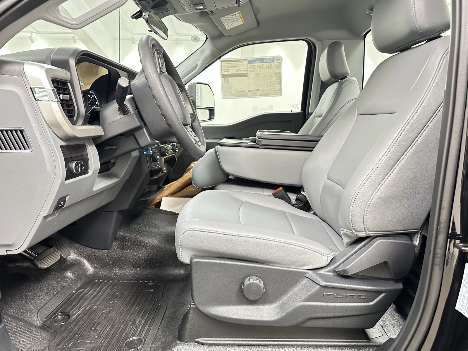 New 2025 Ford F350 XL w/ XL Chrome Package image 9