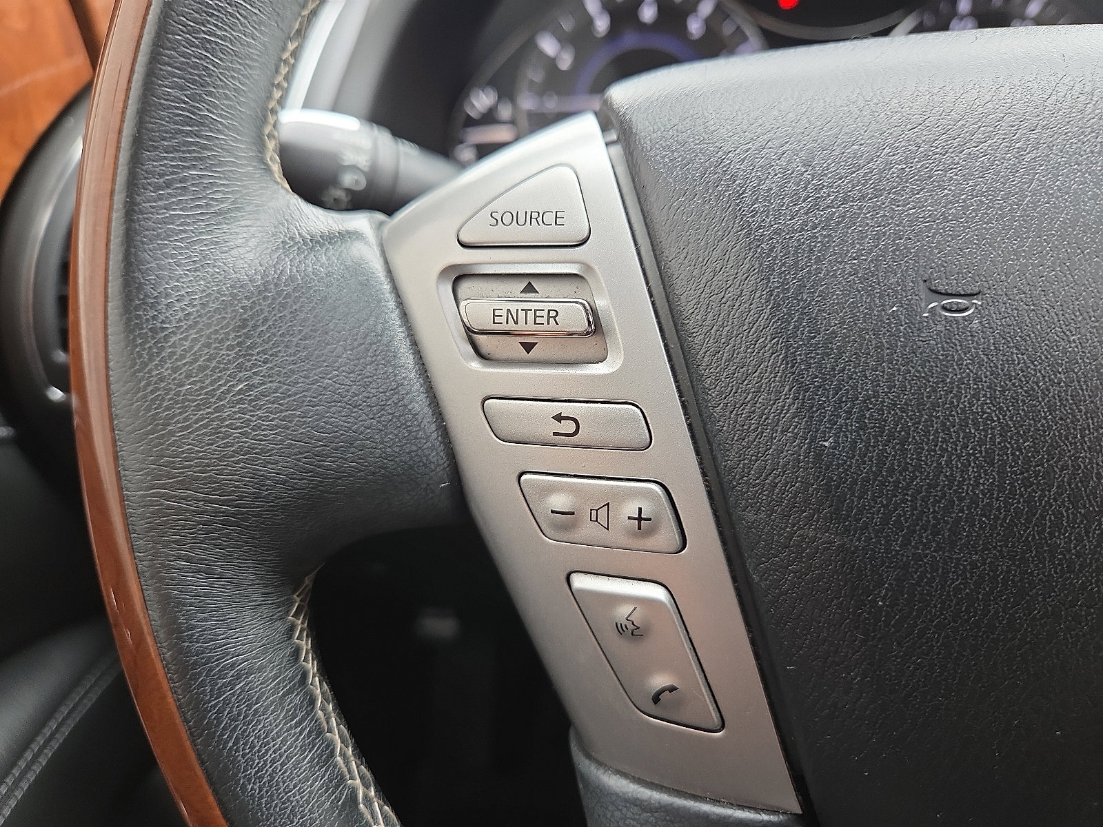 Used 2019 INFINITI QX80 Luxe w/ 22" Wheel Package image 19