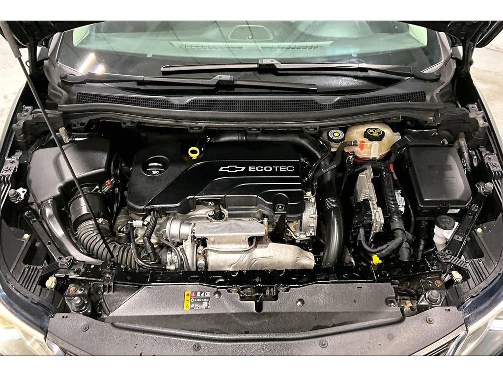 Used 2018 Chevrolet Cruze LT w/ Convenience Package image 11