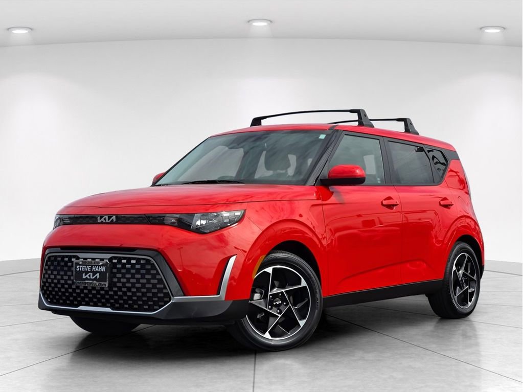 Used 2025 Kia Soul EX FWD image 2