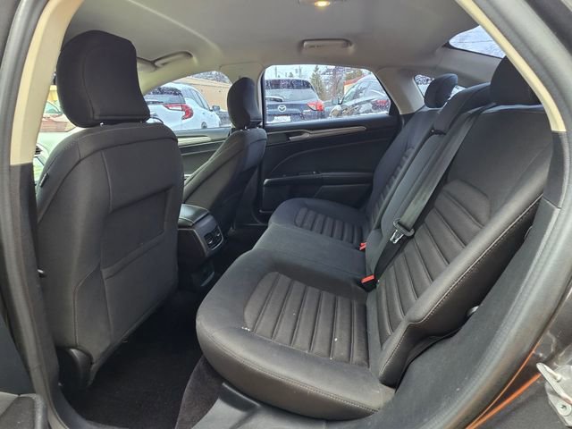 Used 2017 Ford Fusion SE w/ Fusion SE Technology Package FWD image 13