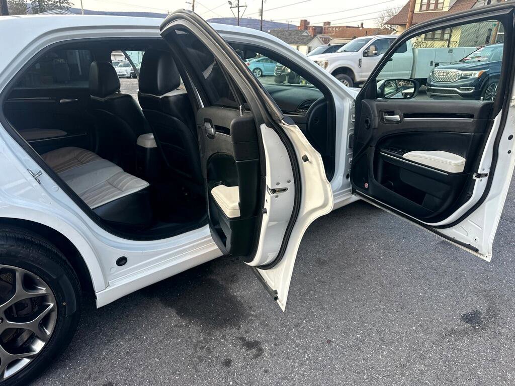 Used 2017 Chrysler 300 S image 24