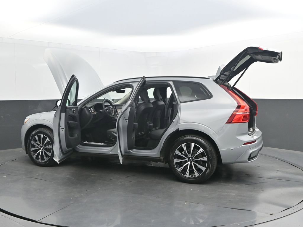 Used 2024 Volvo XC60 B5 Plus AWD/4WD image 40