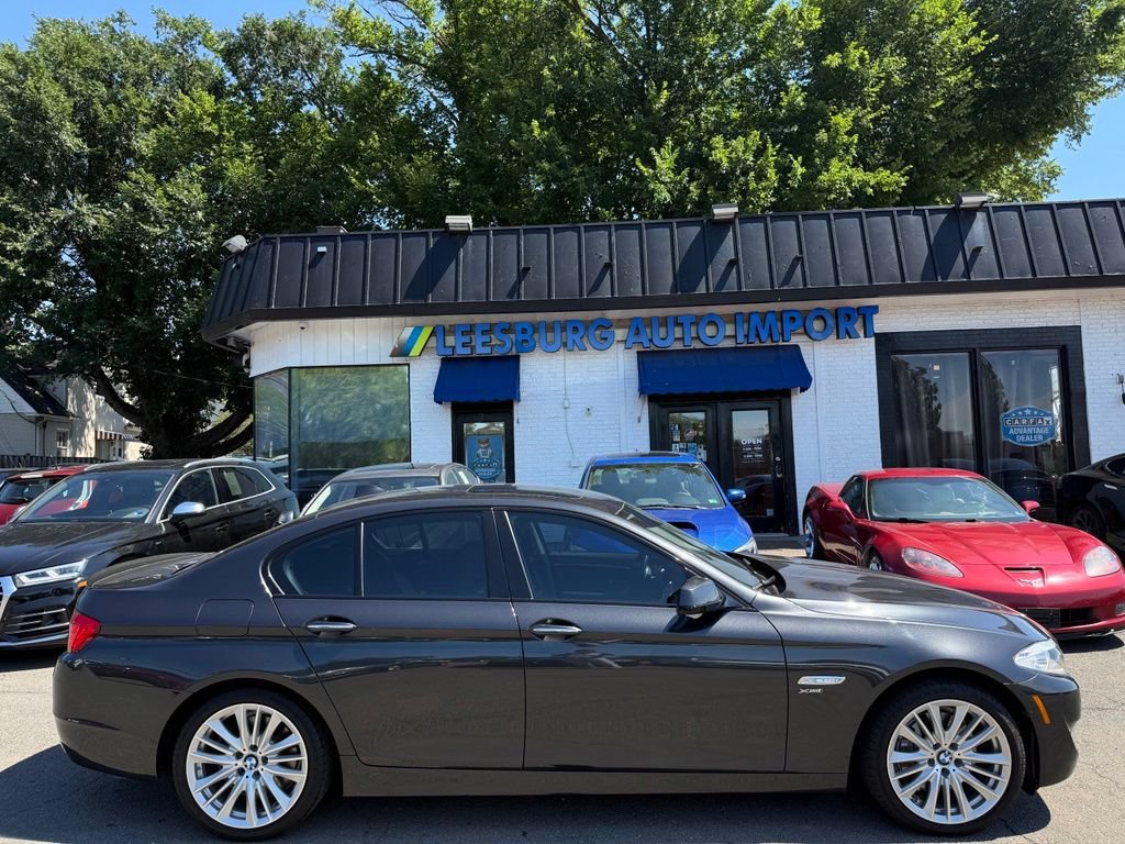 Used 2011 BMW 550i xDrive Sedan AWD/4WD image 5