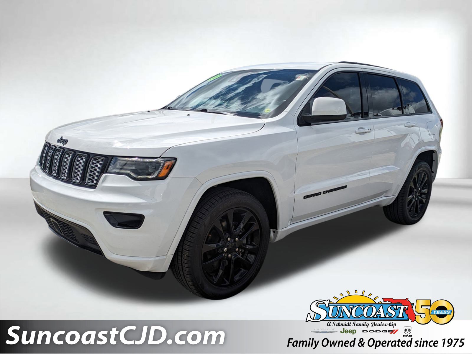 Certified 2020 Jeep Grand Cherokee Altitude image 1