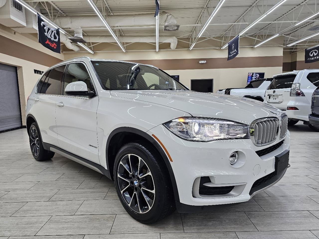 Used 2018 BMW X5 xDrive35i w/ M Sport Package AWD/4WD image 5