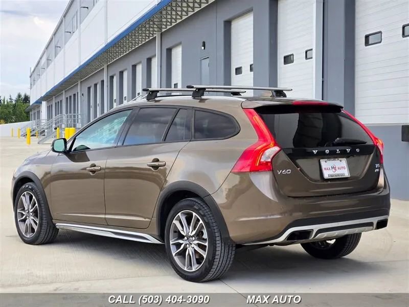 Used 2016 Volvo V60 T5 Cross Country w/ Convenience Package image 6