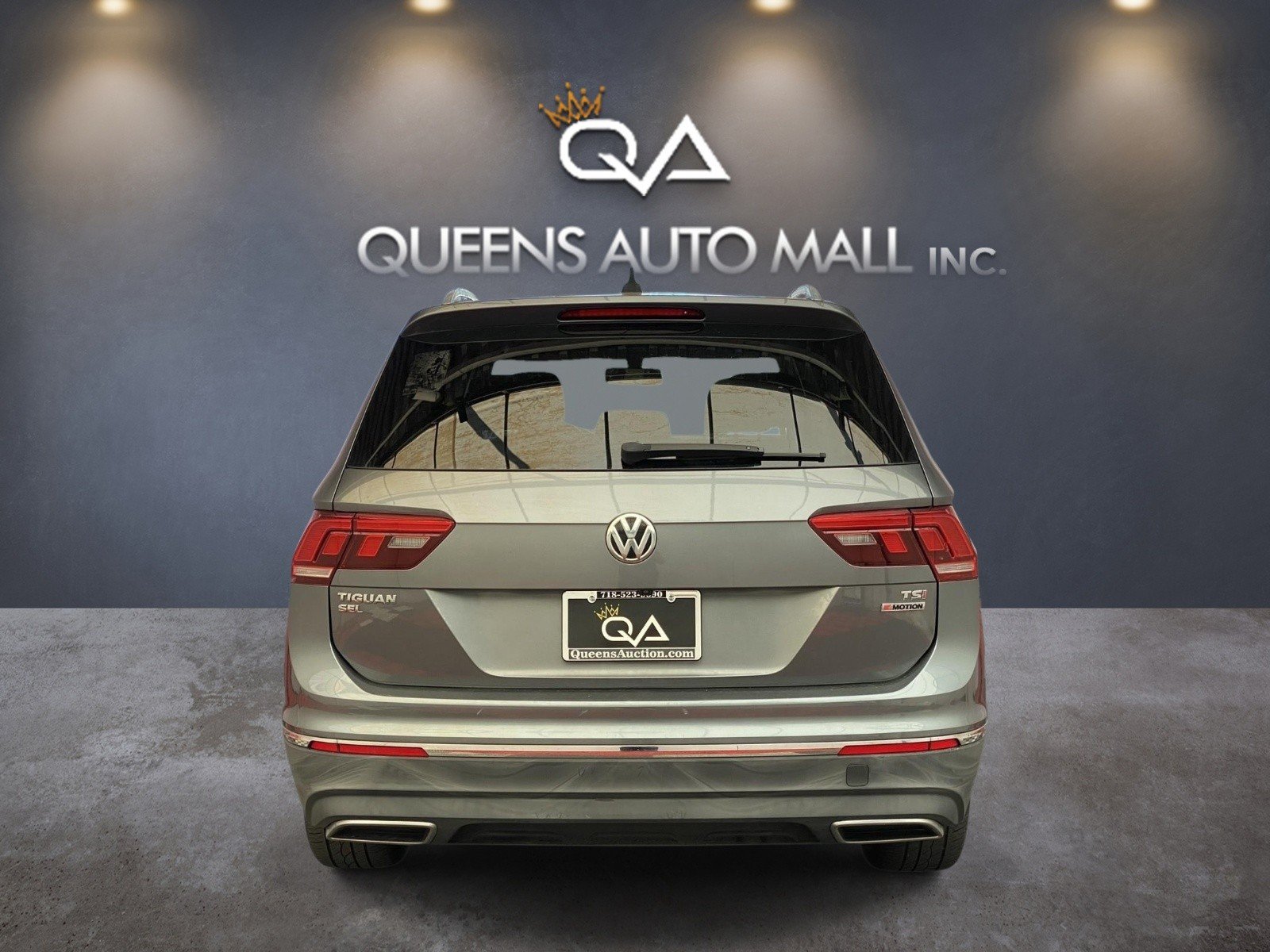Used 2018 Volkswagen Tiguan SEL AWD/4WD image 4