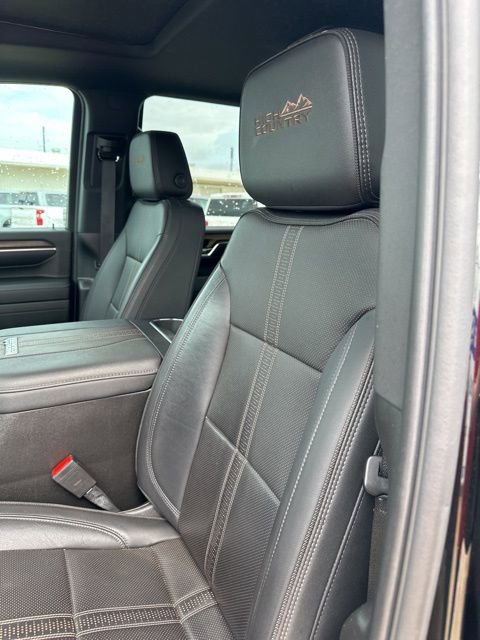 Used 2024 Chevrolet Silverado 2500 High Country w/ High Country Premium Package AWD/4WD image 46