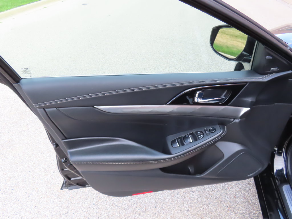 Used 2023 Nissan Maxima SL FWD image 13