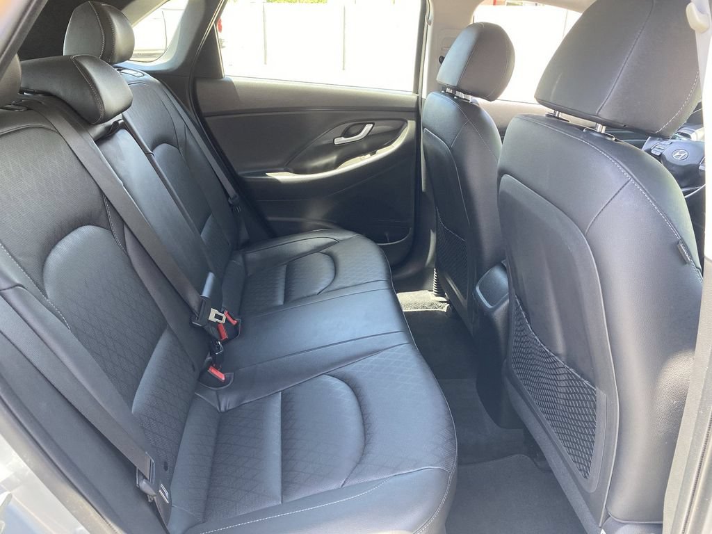 Used 2020 Hyundai Elantra GT w/ Style Package 02 FWD image 12