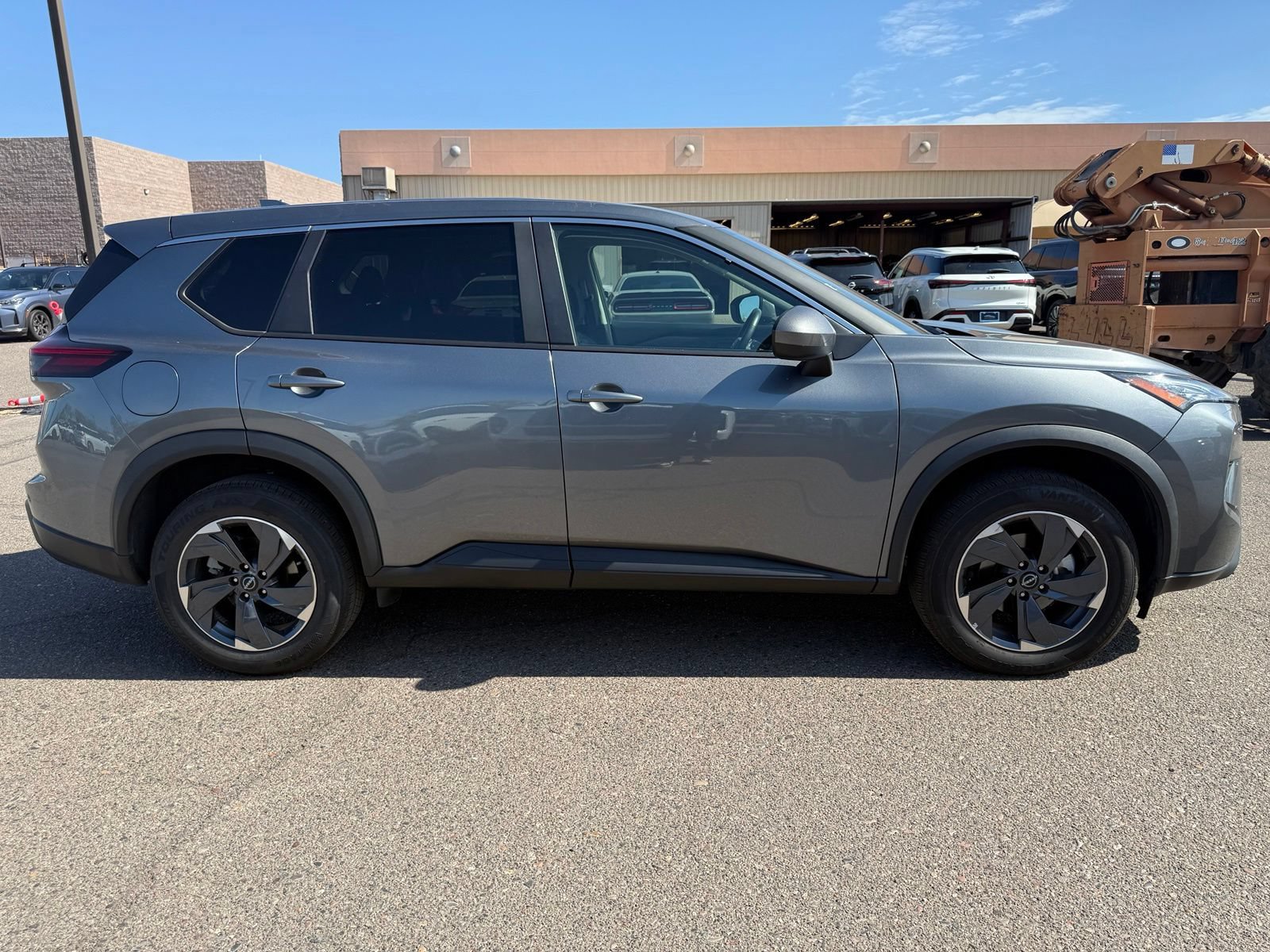 Certified 2025 Nissan Rogue SV FWD image 3