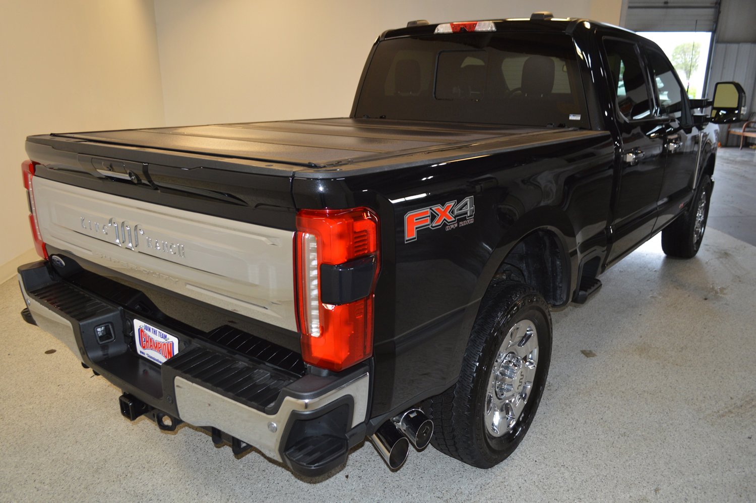 Used 2024 Ford F250 King Ranch w/ Chrome Package image 3