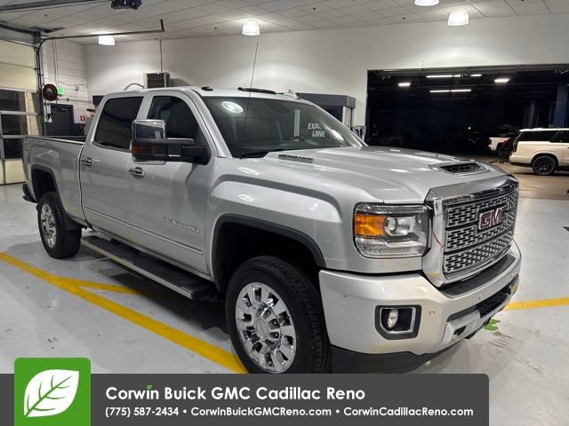 Used 2018 GMC Sierra 2500 Denali w/ Duramax Plus Package AWD/4WD image 4