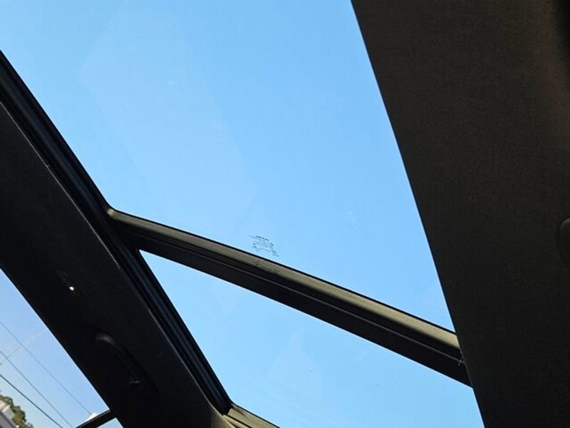 Used 2023 Jeep Grand Cherokee L Overland image 22