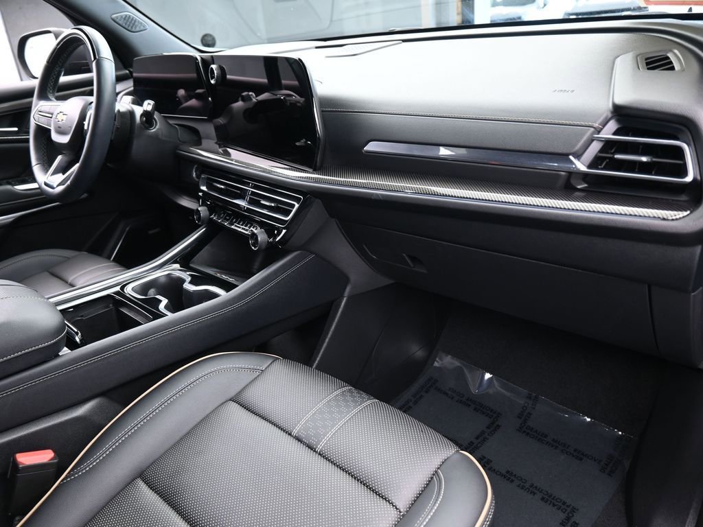 Used 2025 Chevrolet Traverse High Country image 54