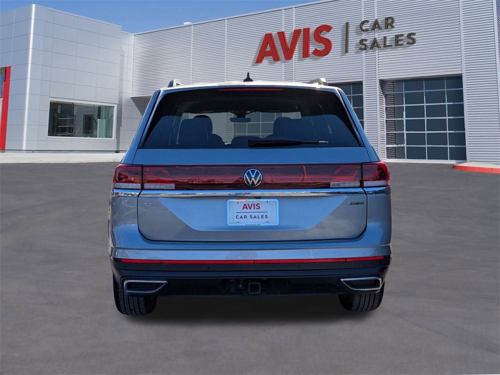 Used 2025 Volkswagen Atlas SE image 4