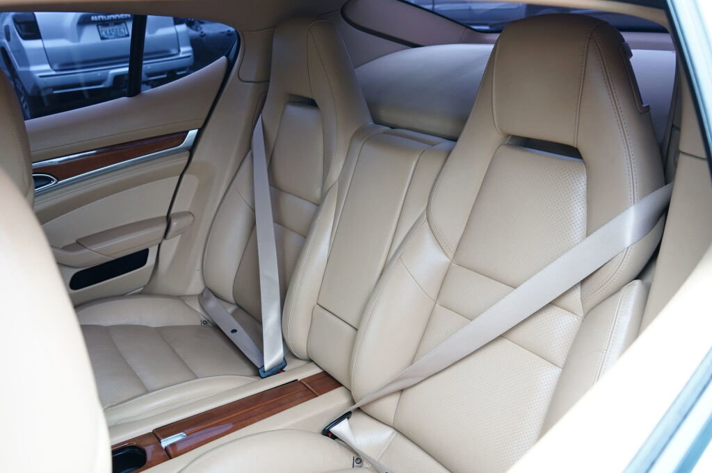 Used 2011 Porsche Panamera 4 image 15