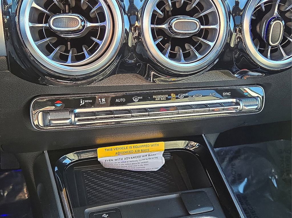 Used 2025 Mercedes-Benz GLB 250 image 29