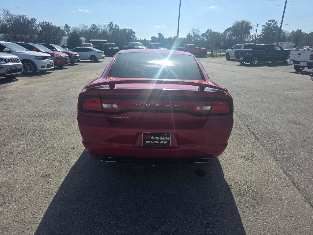 Used 2013 Dodge Charger SE w/ Sport Appearance Group image 3