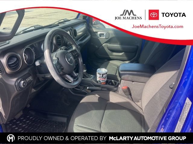 Used 2019 Jeep Wrangler Unlimited Sport image 1