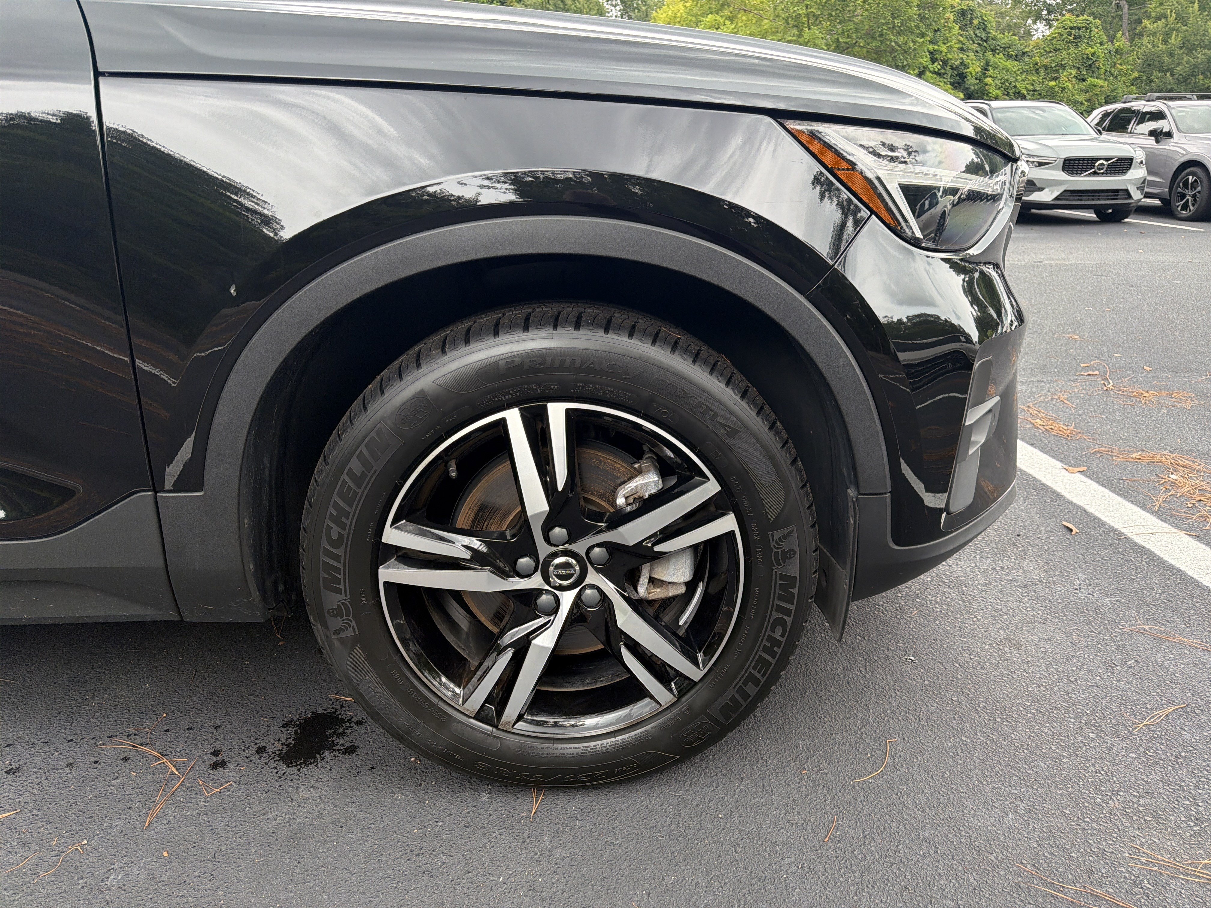 Certified 2023 Volvo XC40 B5 Plus AWD/4WD image 13