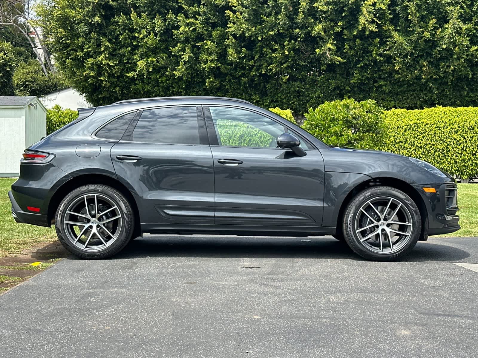 New 2026 Porsche Macan AWD/4WD image 9