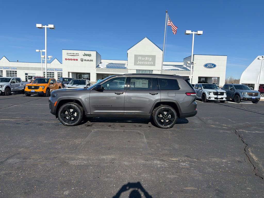 New 2026 Jeep Grand Cherokee L Limited w/ Limited Altitude Package image 2