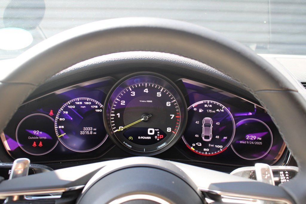 Used 2023 Porsche Panamera 4 image 19