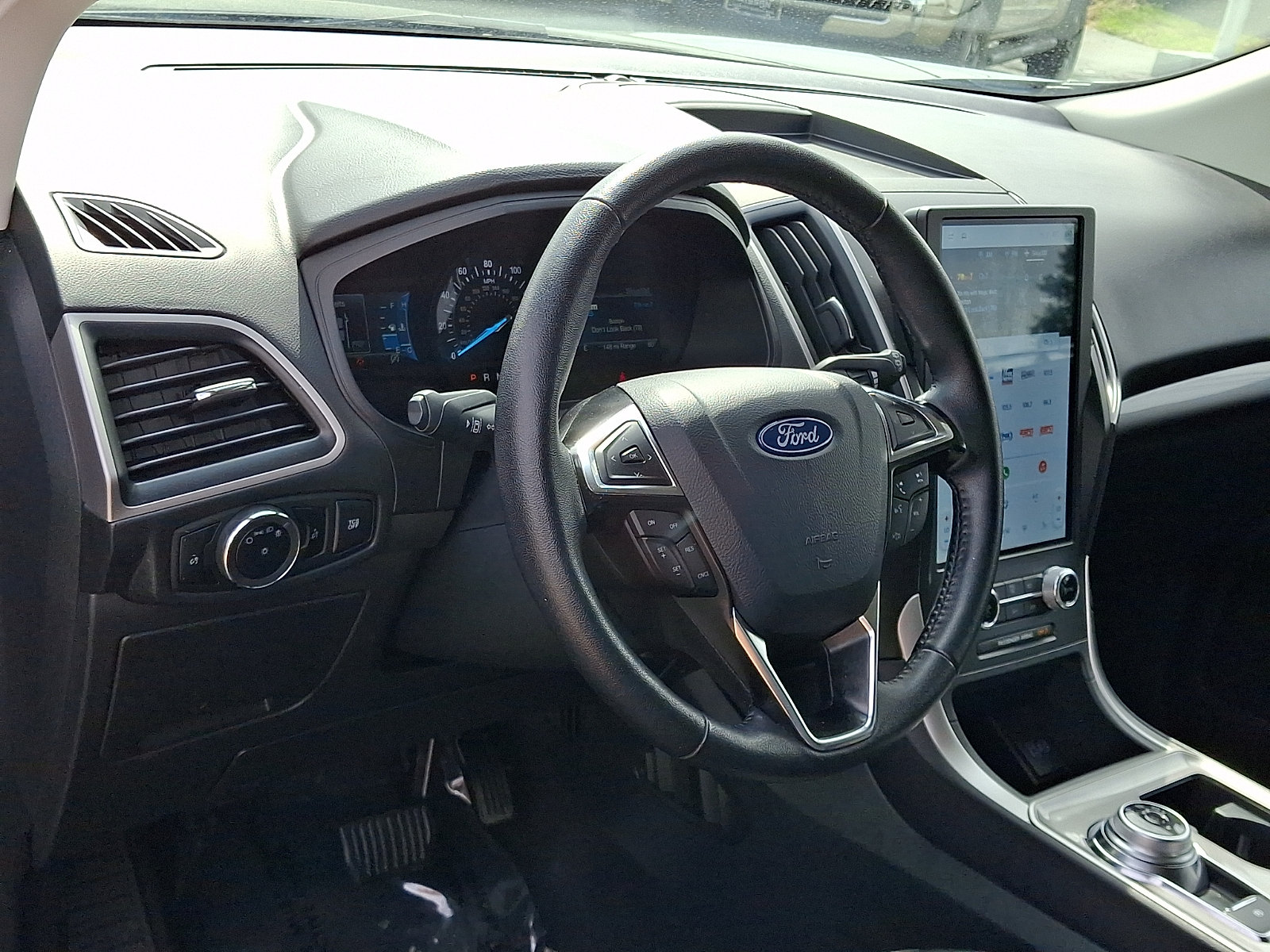 Used 2024 Ford Edge SEL AWD/4WD image 17
