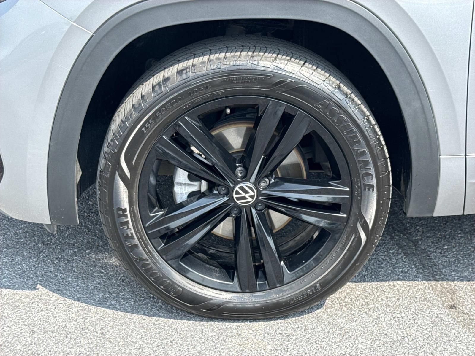 Used 2023 Volkswagen Atlas Cross Sport SEL R-Line AWD/4WD image 7