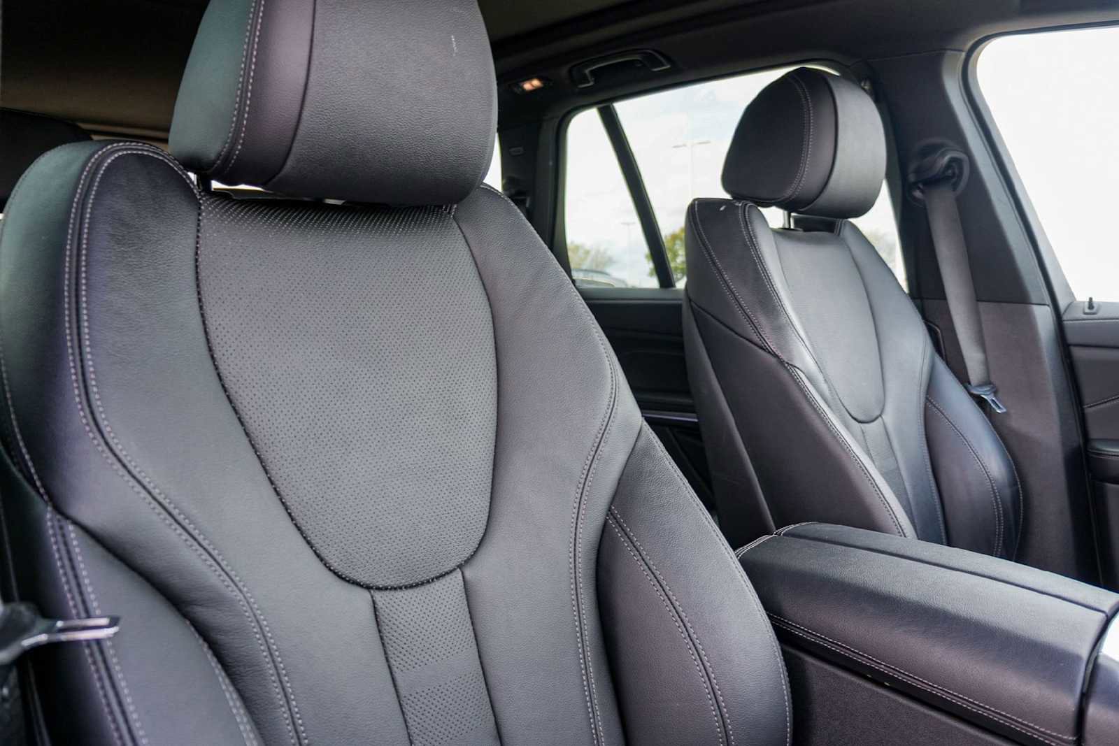 Used 2022 BMW X5 xDrive40i w/ Premium Package image 14