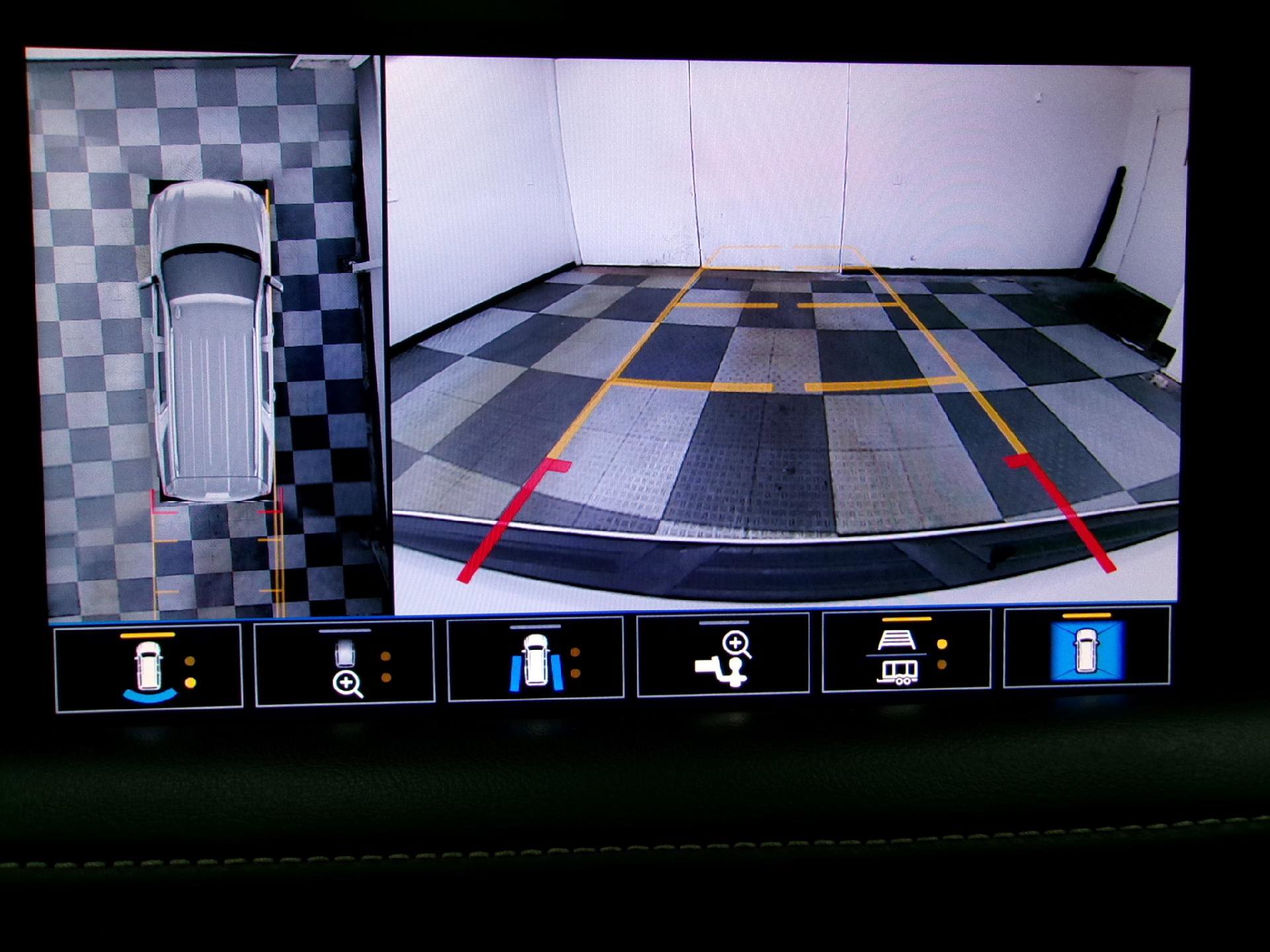 Used 2021 Chevrolet Suburban Premier w/ Premium Package image 6