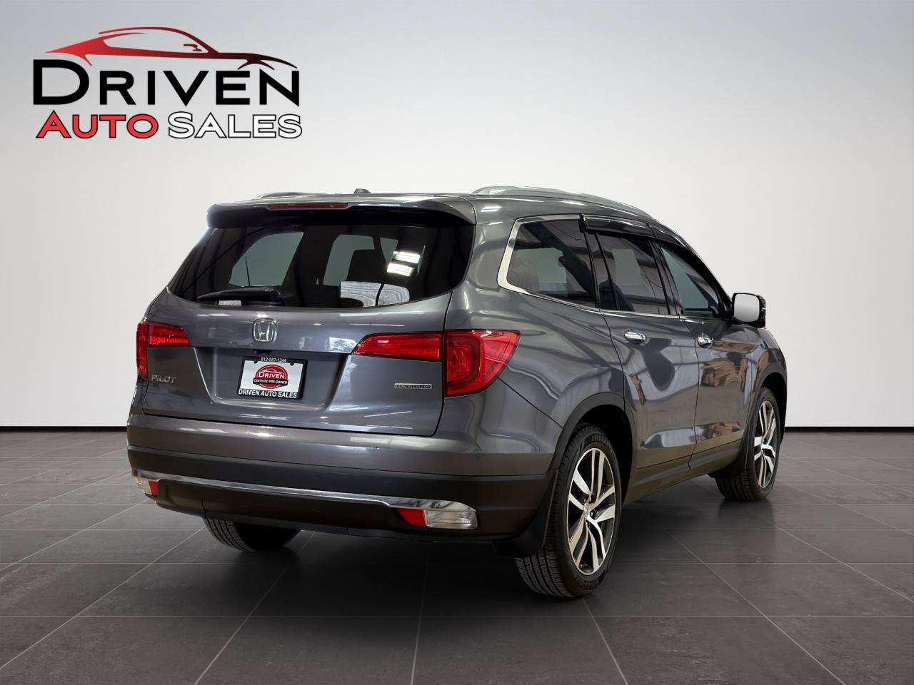 Used 2016 Honda Pilot Touring image 6