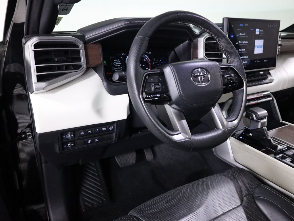 Used 2024 Toyota Sequoia Capstone AWD/4WD image 38