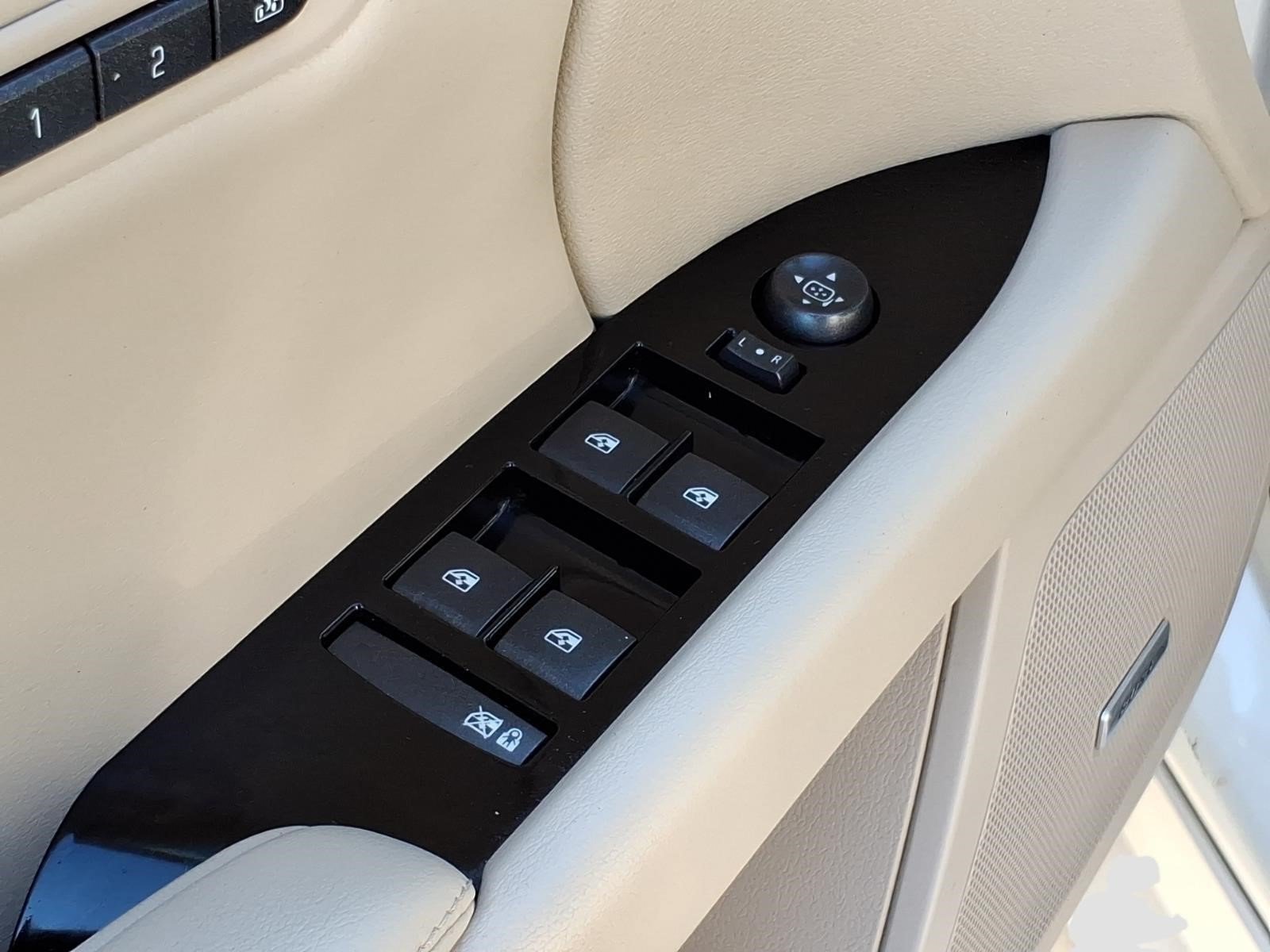 Certified 2013 Cadillac XTS Luxury FWD image 16