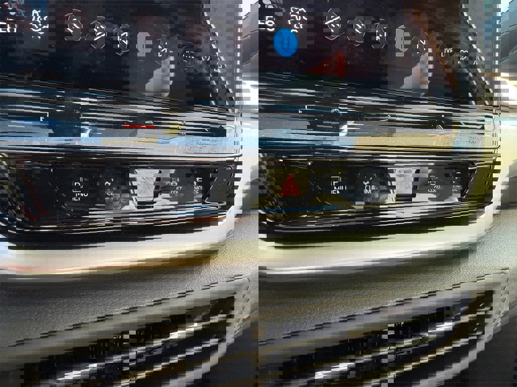 Used 2022 Volkswagen ID.4 Pro S image 18