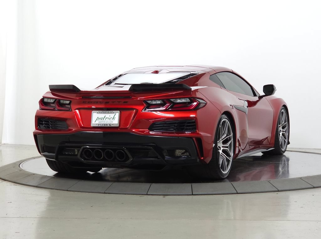 Used 2025 Chevrolet Corvette E-Ray w/ Stealth Interior Trim Package AWD/4WD image 8