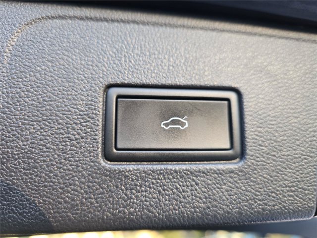 Used 2023 Volkswagen Atlas SE w/ Panoramic Sunroof Package FWD image 31