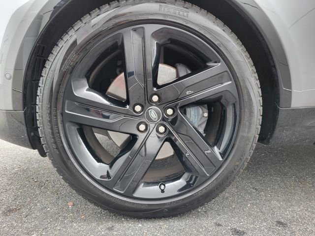 Used 2025 Land Rover Discovery Dynamic SE image 18