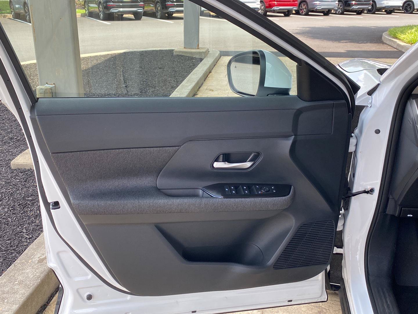 Certified 2025 Nissan Kicks SV AWD/4WD image 21