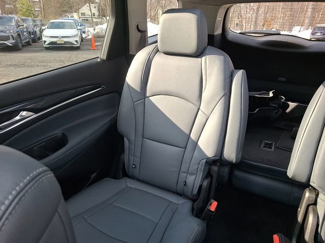 Used 2021 Buick Enclave Essence w/ Sound and Sites Package image 18