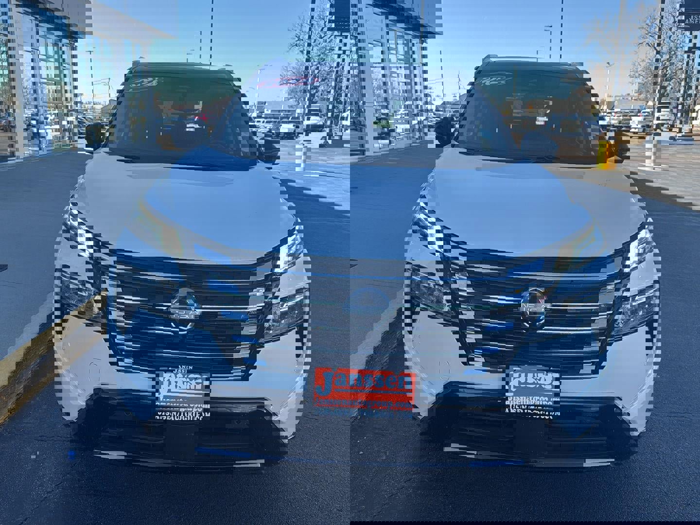 Used 2024 Nissan Rogue Platinum image 8