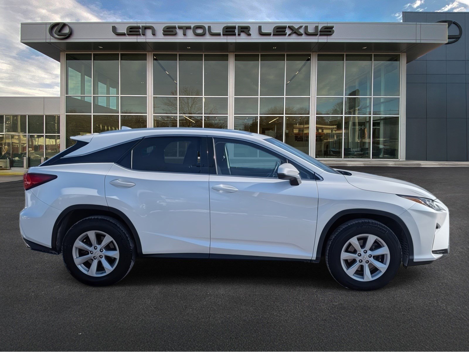 Used 2017 Lexus RX 350 AWD image 2