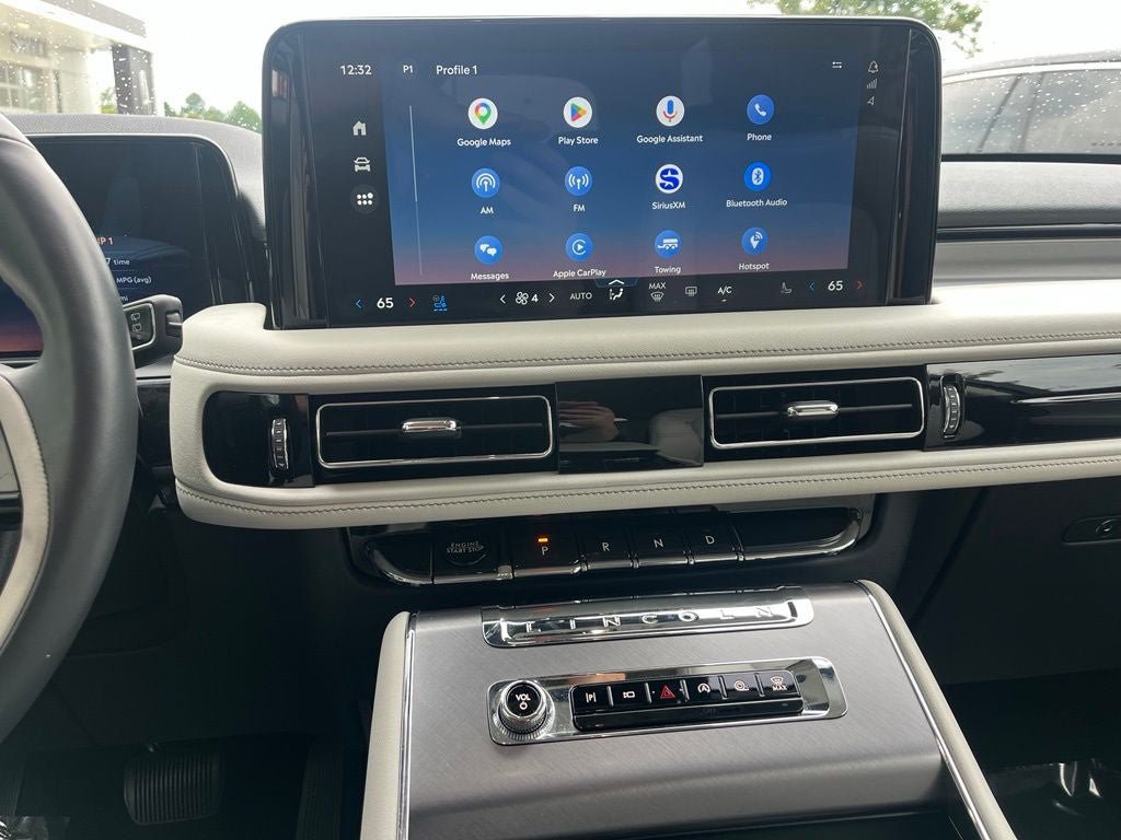 Certified 2025 Lincoln Aviator AWD image 27