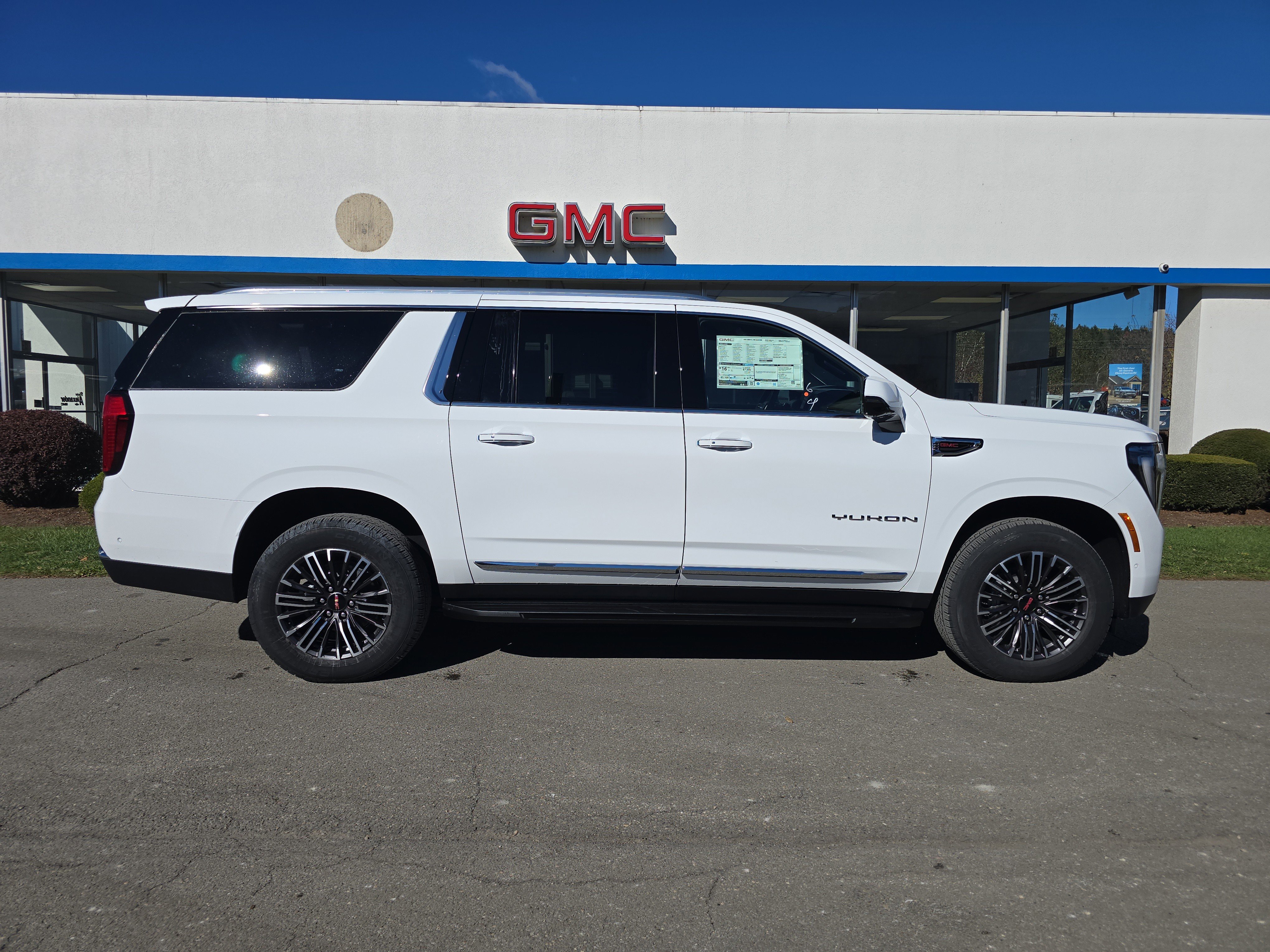 New 2026 GMC Yukon XL Elevation video 2