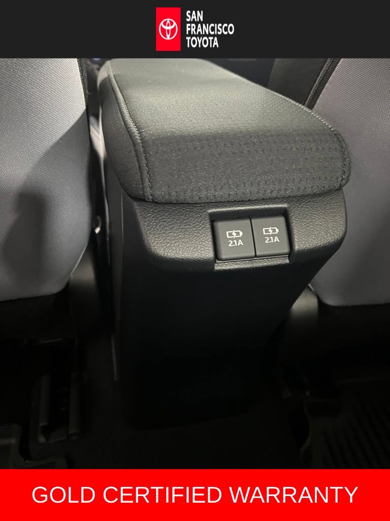 Certified 2022 Toyota Prius LE FWD image 15